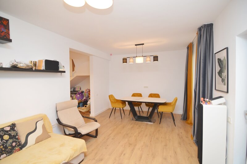 Bragadiru, str. Topaz,